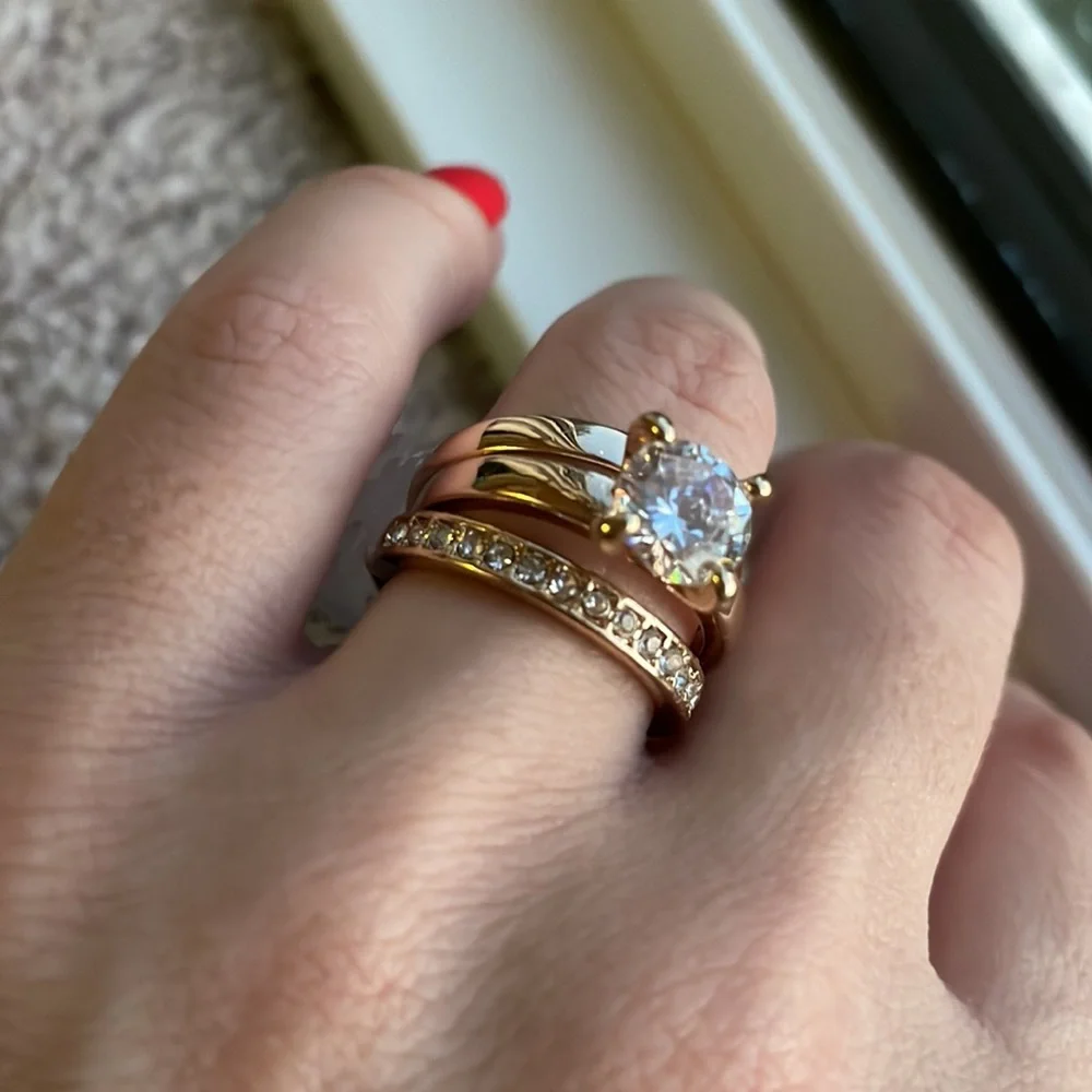 Two beautiful  fashion rings for the price of one ❤️